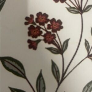 Meet your Posher, Chrissy- pls feel free to message with with any questions! <3